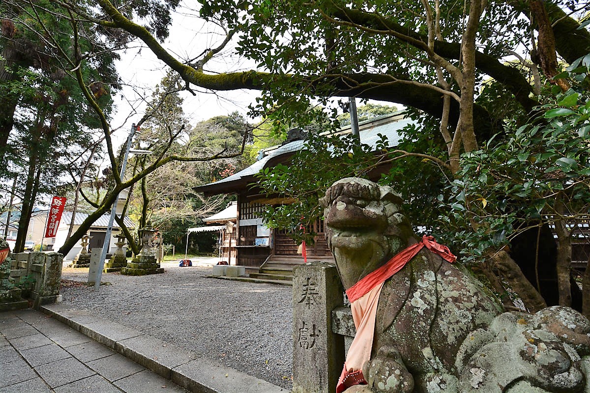 朝倉神社 キャンパーの秘密基地